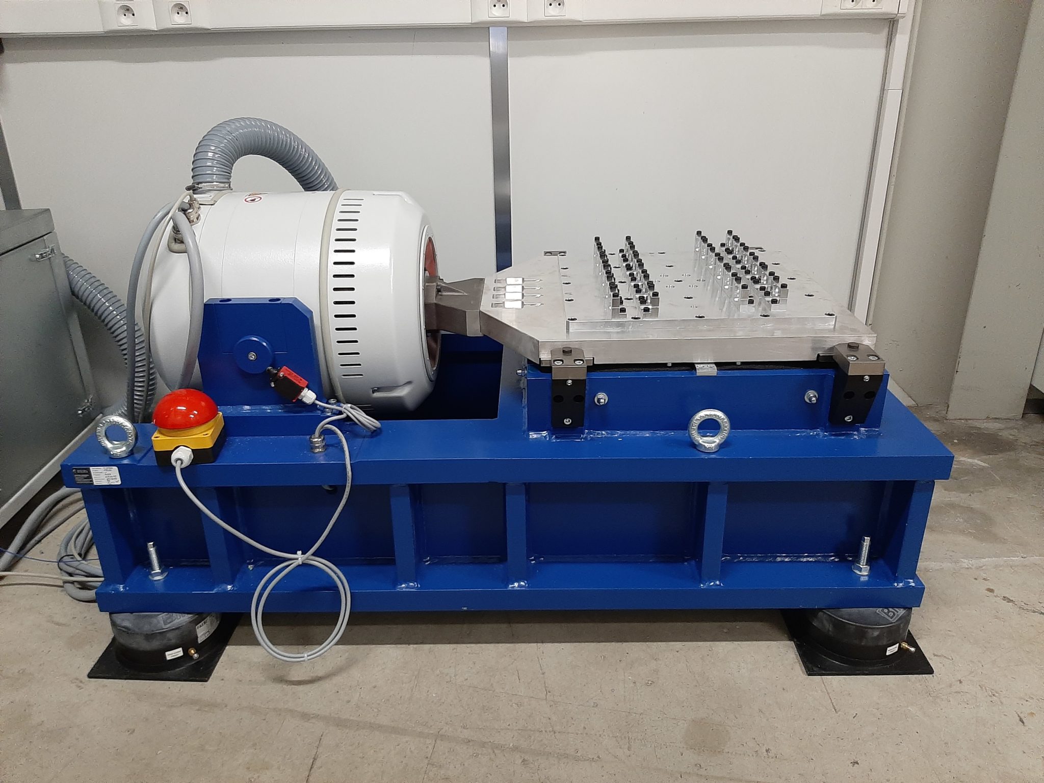 Spectral Dynamics TIRA shaker Services France